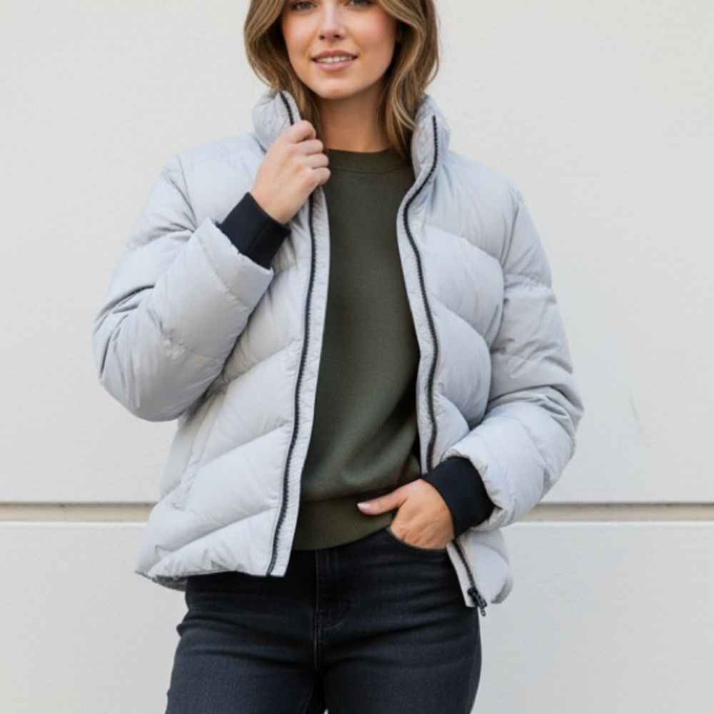 NWT THEORY Women’s Silver Stand Puffer Jacket size L